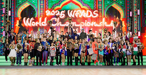 Сборная команда России по акробатическому рок-н-роллу с триумфом выступила на чемпионате мира в Абу-Даби 